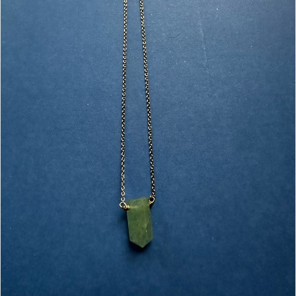 NWOT Gold plated chain with a Green Aventurine real stone - Picture 8 of 11